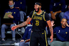 Anthony Davis vince i Denver Nuggets